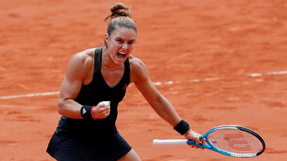 La griega María Sakkari le gana a la polaca Iga Swiatek en las WTA Finals