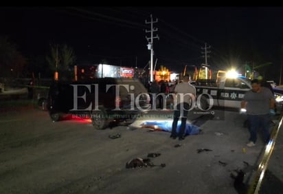 Motociclista muere al chocar contra camioneta en Nadadores y la acompañante resulta gravemente herida