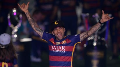 Dani Alves regresará al Barcelona, pero no podrá debutar hasta enero 