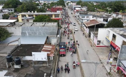 Impide GN 'aventones' a migrantes en carretera Transístmica