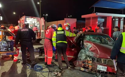 Accidente automovilístico deja dos lesionados en SLP