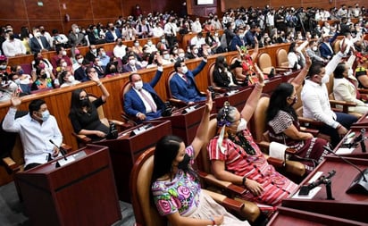 Toman protesta diputados de la 65 Legislatura del Congreso de Oaxaca