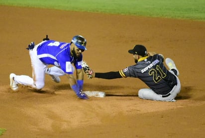 Los Tigres rugen y vencen a las Águilas en su nido