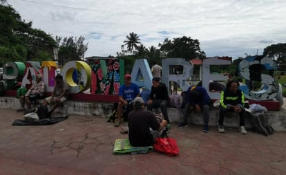 Obligada por la GN, avanza caravana de migrantes a Palomares