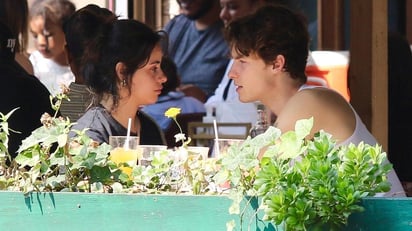 Fotos de Camila Cabello llorando con Shawn Mendes poco antes de separarse