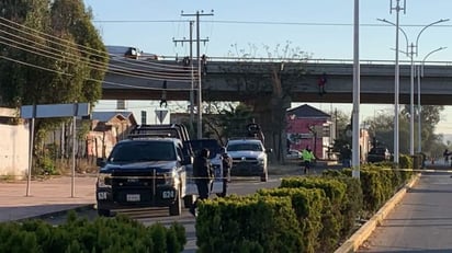 Hallan 10 cuerpos colgados de un puente en el estado de Zacatecas