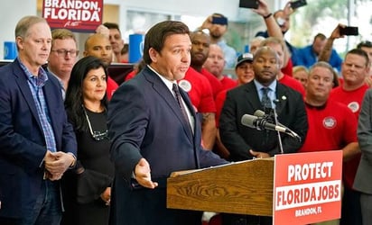 Gobernador de Florida firma leyes contra imposición federal de vacunación contra el COVID-19 