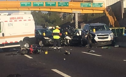 Choque múltiple deja un motociclista muerto en la México-Puebla