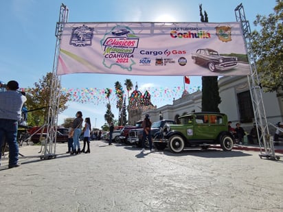 Exhibición de Autos Clásicos 2021 concluye en Cuatro Ciénegas 