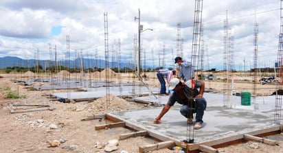 Constructoras monclovenses son obligadas a invertir en otras regiones del Estado