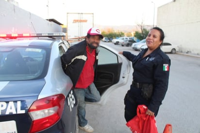 Ladrón de domicilios es atrapado por policías municipales en Monclova 