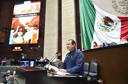 Tras ratificar a Pablo Gómez en UIF, diputado del PAN se va a Morena