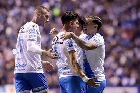 El chileno Pablo Parra y el uruguayo Maximiliano Araújo le dan triunfo al Puebla en los cuartos de final