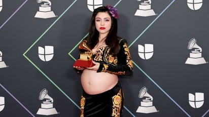 Así se confeccionó el traje de mariachi de Mon Laferte que uso en los Grammy Latino