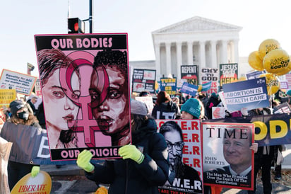 Manifestantes 'chocan' por legalidad del aborto en EU