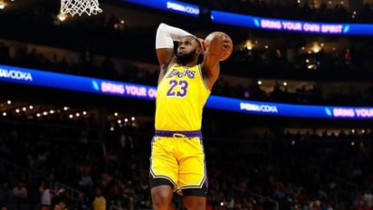 LeBron James salió del protocolo de COVID-19 tras confirmarse su falso positivo 