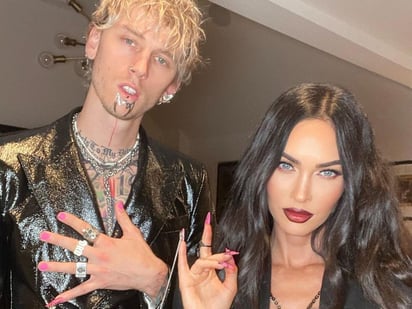 Megan Fox y Machine Gun Kelly mostraron la manicura más intensa de 2021