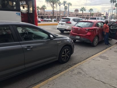 Daños menores deja accidente automovilístico sobre el Pape de Monclova 