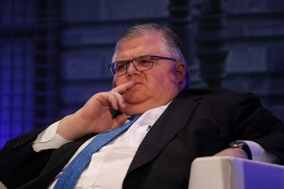 Carstens pide mayor regulación a los agentes financieros no bancarios