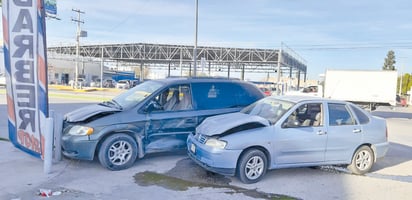 Fuerte choque registrado sobre el Juárez de Monclova deja tres mujeres lesionadas