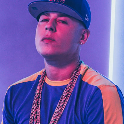 Cosculluela inicia con su nuevo sencillo 'Tarde o temprano' 