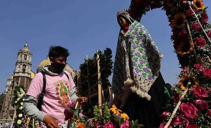 Peregrinos pernoctan en inmediaciones de la Basílica de Guadalupe