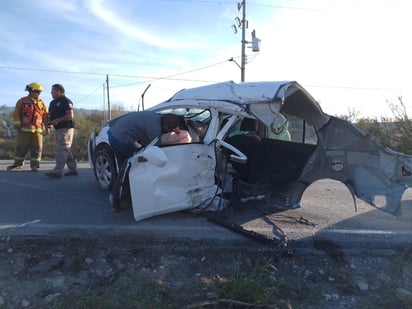 Elemento de GATEM provoca fuerte accidente en Monclova 