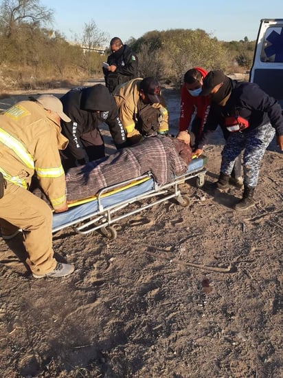 Hombre vuelca en el bulevar Santa Cecilia de Castaños por conducir a exceso de velocidad