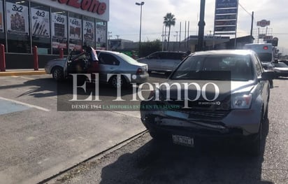 Mujer terminó lesionada luego de provocar una carambola de tres automóviles en Monclova