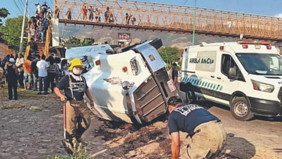 Familiares acuden a buscar a migrantes fallecidos en accidente en México