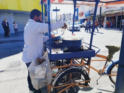 Taquero monclovense sobrevive a una gran crisis económica