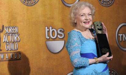 Betty White, de 'Las Chicas de Oro', estrenará una película por sus 100 años