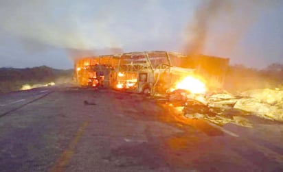 Un accidente deja cuatro personas calcinadas y 15 heridas en Tamaulipas