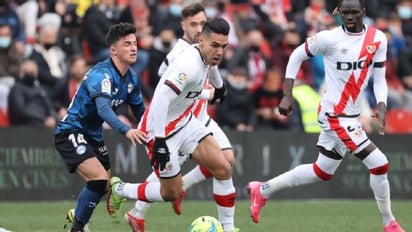 Rayo Vallecano derrotó al Alavés 2-0