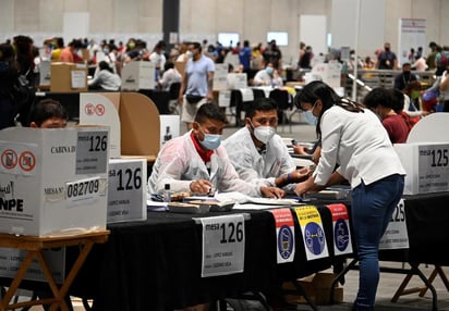 Residentes chilenos en Argentina eligen presidente durante la segunda vuelta