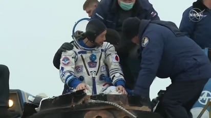 La Soyuz MS-20 con turistas espaciales japoneses aterriza en la estepa kazaja