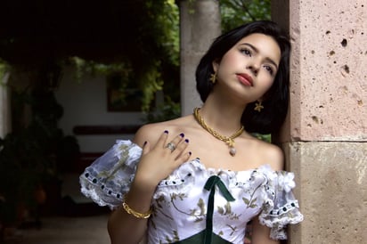 Ángela Aguilar le dice adiós al cabello corto con su cambio de look