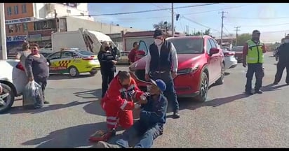 Peatón es atropellado por camioneta en Frontera y queda lesionado en el pavimento 