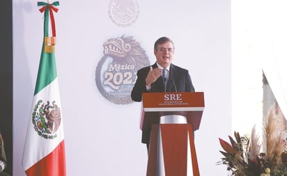  Celebra Marcelo Ebrard 'un año de vacunas'