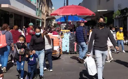 Adiós a la sana distancia en San Luis Potosí, previo a Navidad