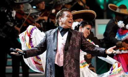 Juan Gabriel manda mensaje navideño y cuenta qué cenará, afirma representante