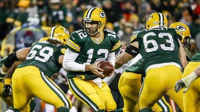 Rodgers rompe marca de más pases de TD de Favre en triunfo de los Packers