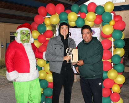 Éxito en Torneo de Tenis, “Grinch Open”