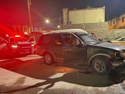 Policías estatales rescatan a una mujer encajuelada en Reynosa