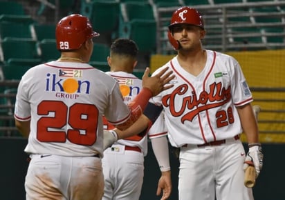 Criollos vencen por la mínima en la reapertura de estadio afectado por María