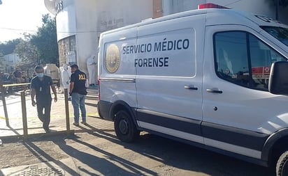 Adulto mayor muere frente a un hospital