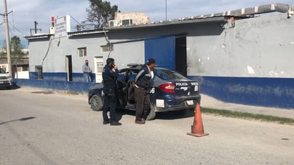 Sujeto es detenido en Monclova por elementos policiacos cuando aceleraba a toda velocidad su moto