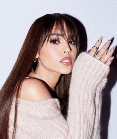 Danna Paola impacta con su look, de regreso al castaño 