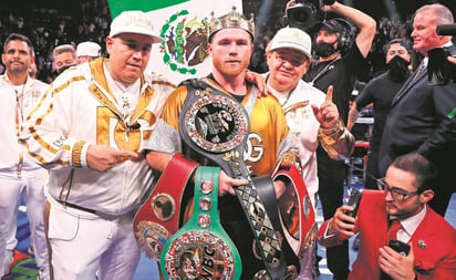 'Canelo' Álvarez es reconocido como el Peleador del Año