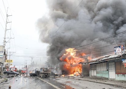 En pakistán explota bomba, Mueren cuatro personas y otras 15 resultan heridas 